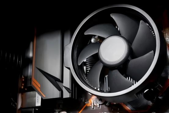These statements about the cooling fans are actually not reliable.